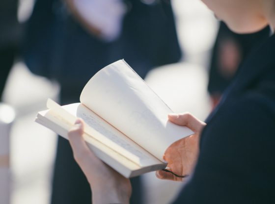 Here's How Many Books the Average CEO Reads Yearly — And What They're Reading